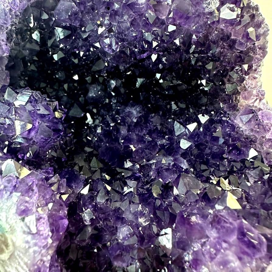 【金運】絶品❣️濃紫の煌めき☆アメジストドーム☆キラキラ☆パワーストーンA891 金運】絶品❣️濃紫の煌めき☆アメジストドーム☆キラキラ